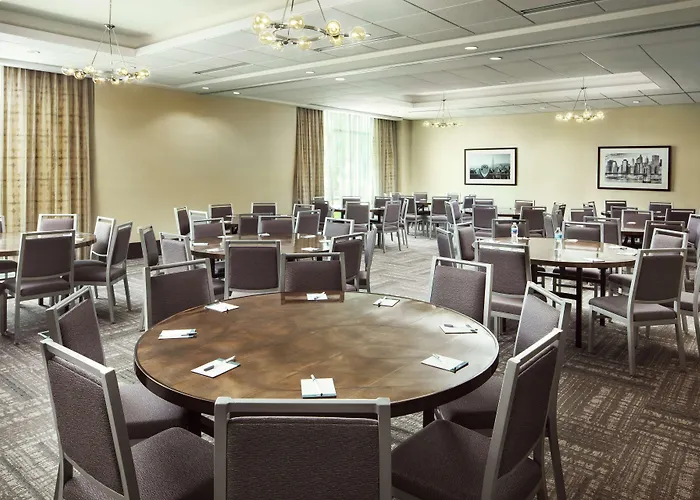 Hampton Inn & Suites Teaneck/Glenpointe